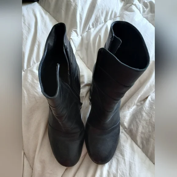 Black Leather Ankle Boots - Picture 5 of 15
